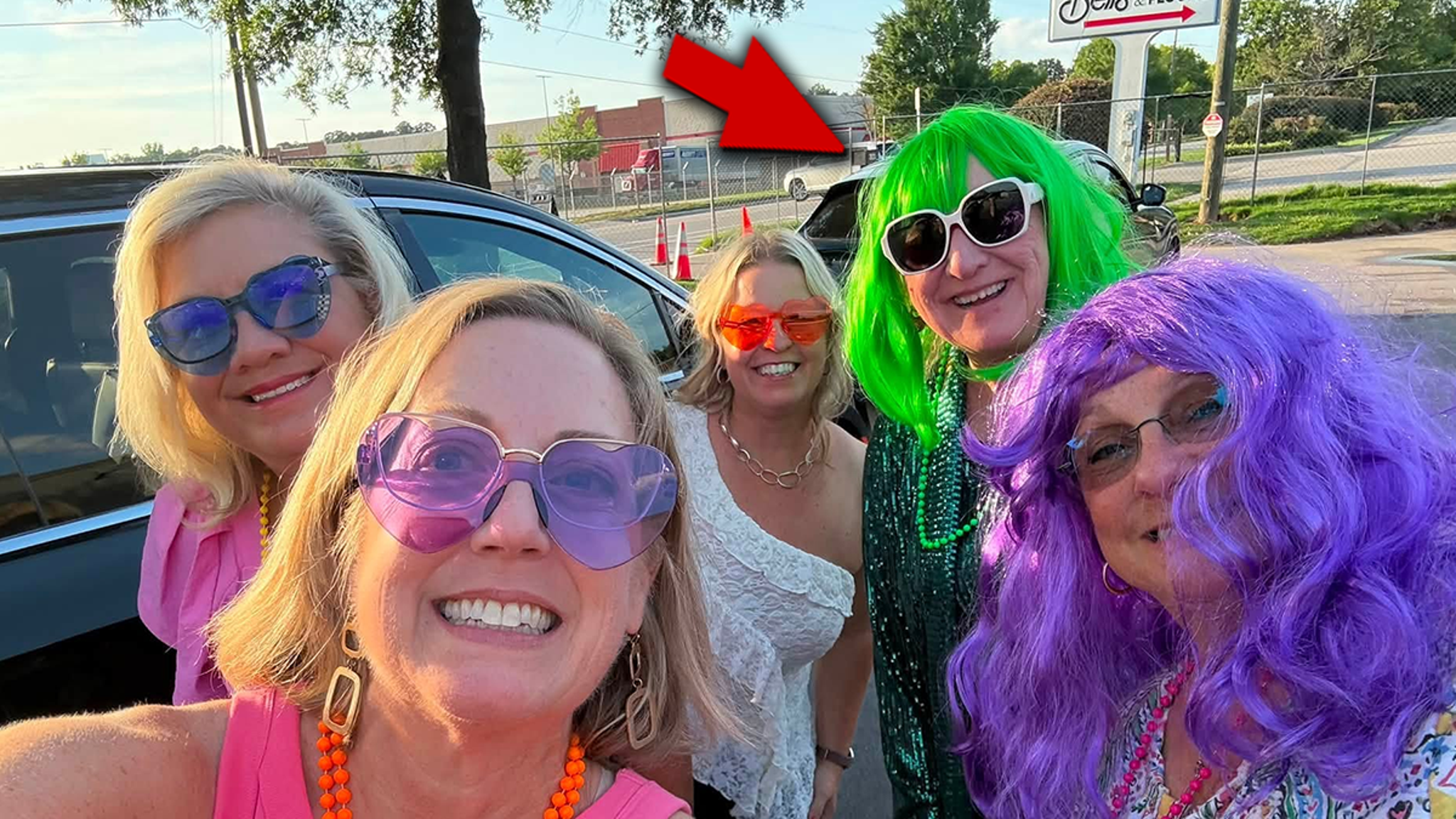 Donna Kelce goes green for North Carolina bingo night