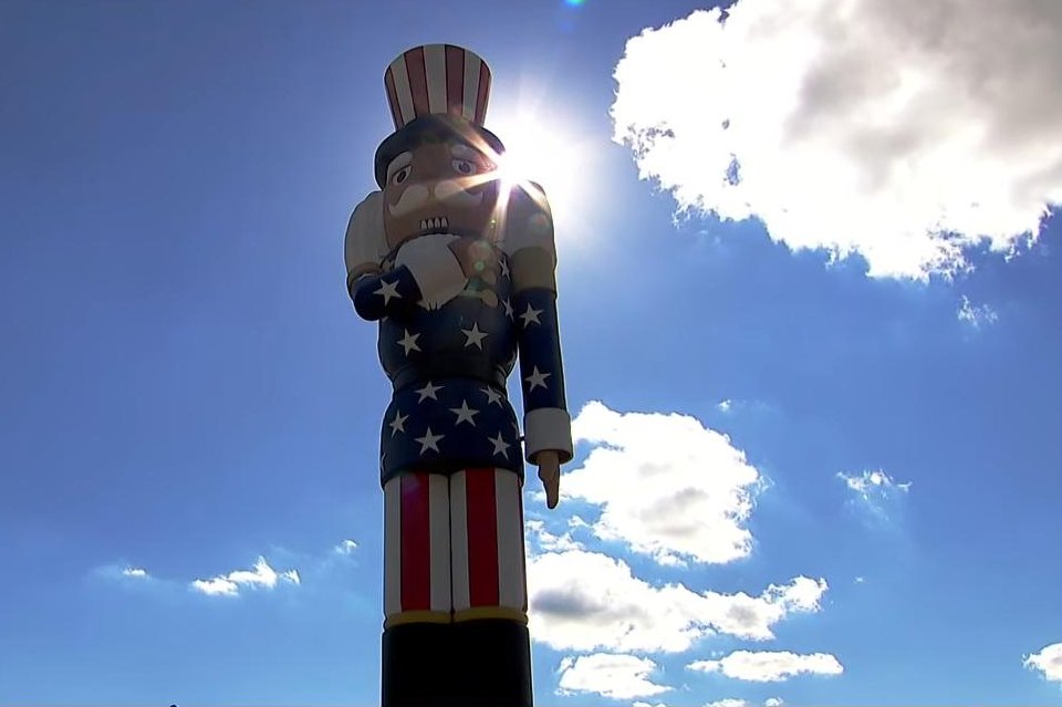 Luverne’s 65-foot nutcracker takes aim at a world record