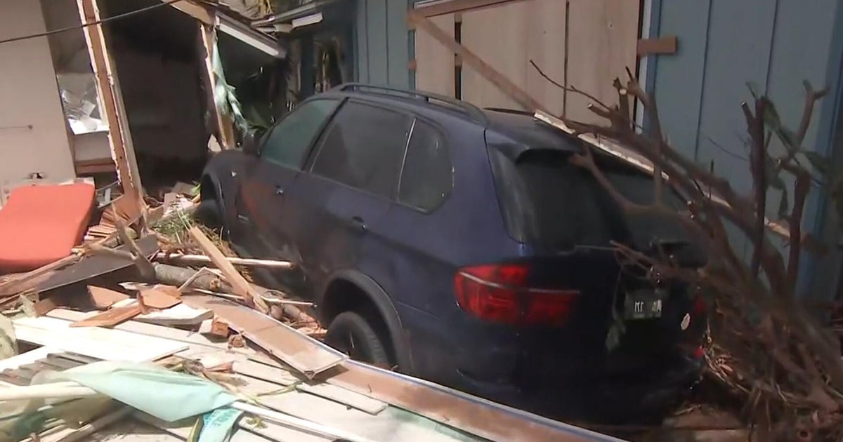 Hurricane Lowell Hawaii damage: Kauaʻi faces outages and battered roads