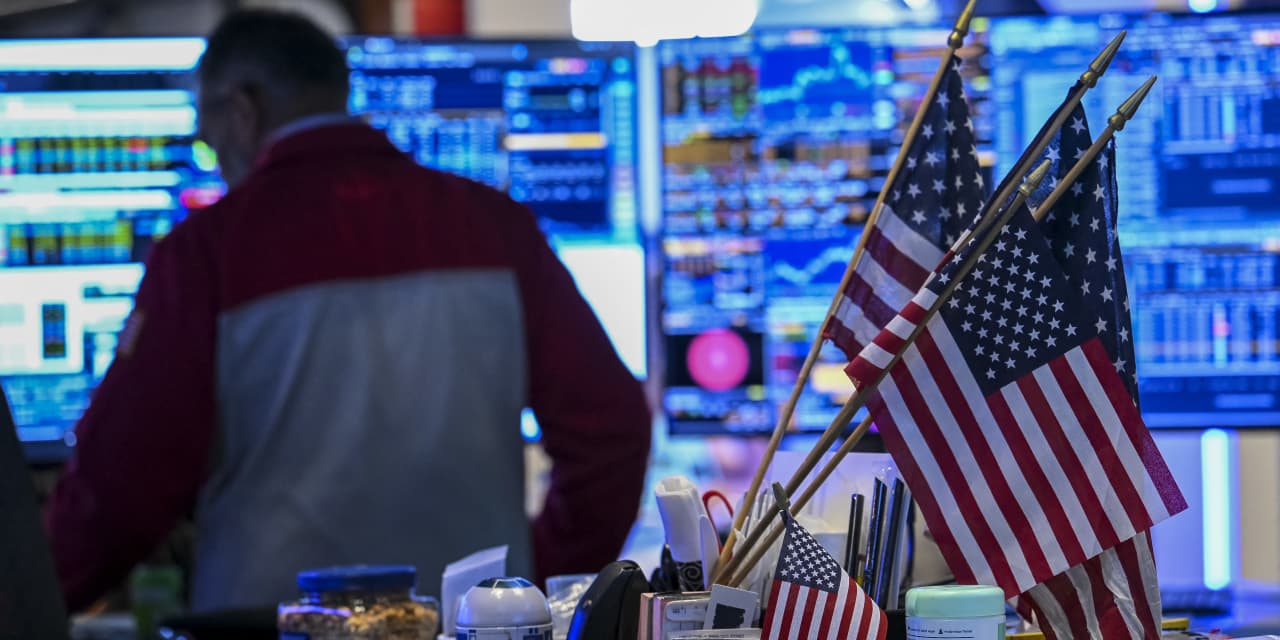 U.S. economy oil prices risk grows after July pickup
