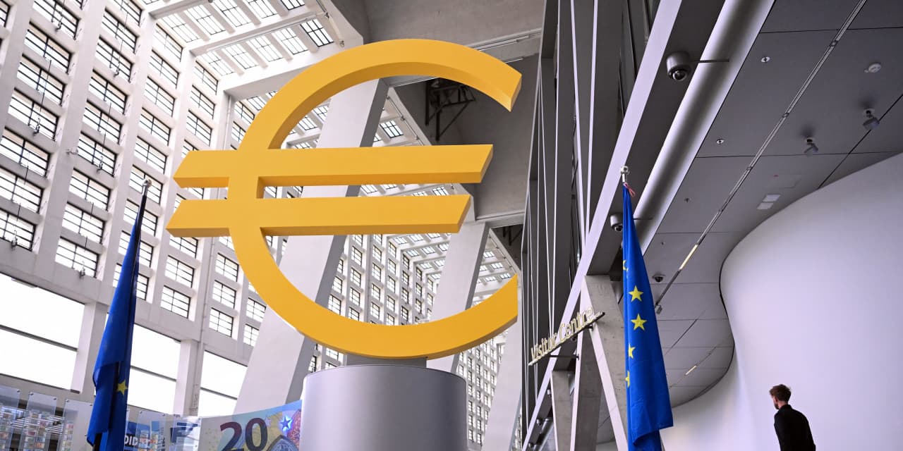 ECB seen pausing at 2.25% as oil keeps hike risk alive
