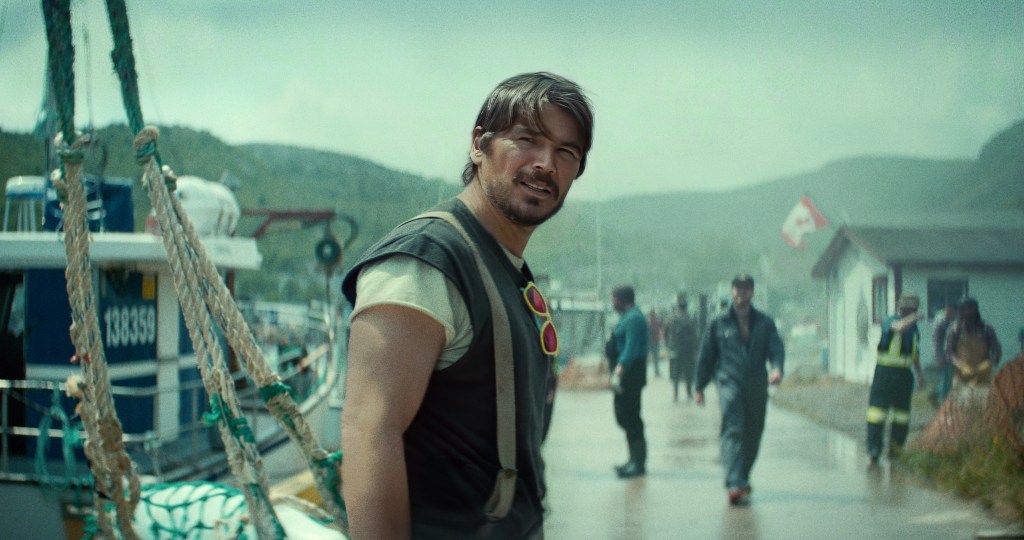 Below Netflix trailer pits Josh Hartnett against a sea threat