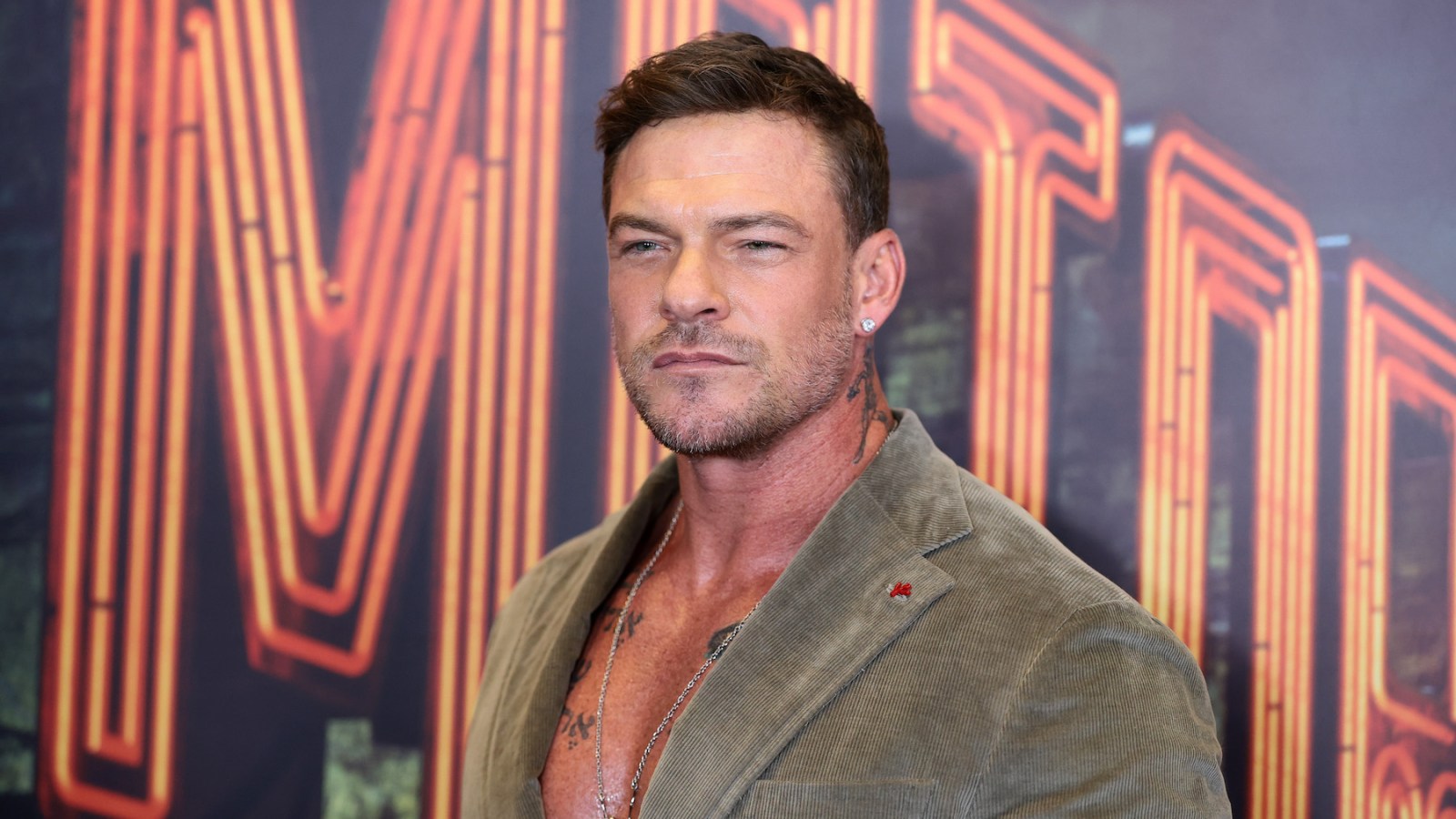 Alan Ritchson blasts Trump over Epstein files in podcast interview