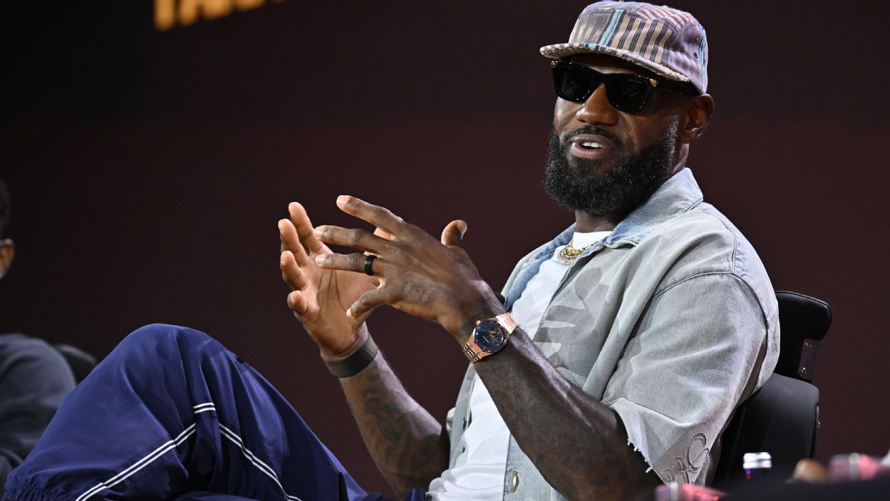 LeBron keeps NBA waiting as Sixers slogan lights up Fanatics Fest