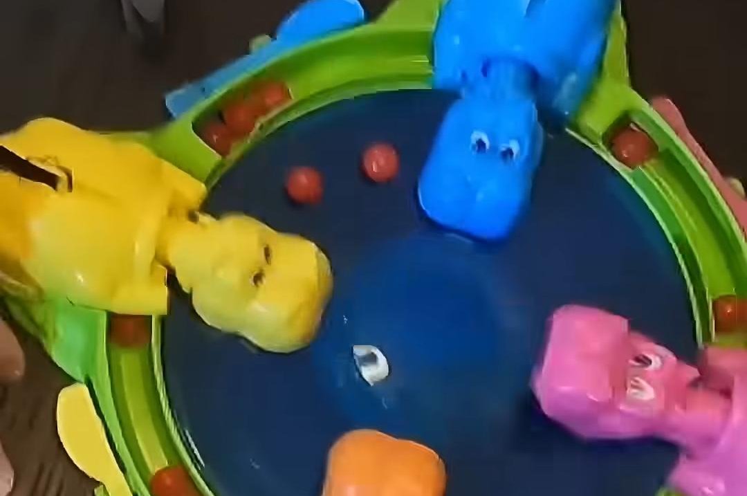 Rush family Hungry Hungry Hippos record run clocks 3.75 seconds