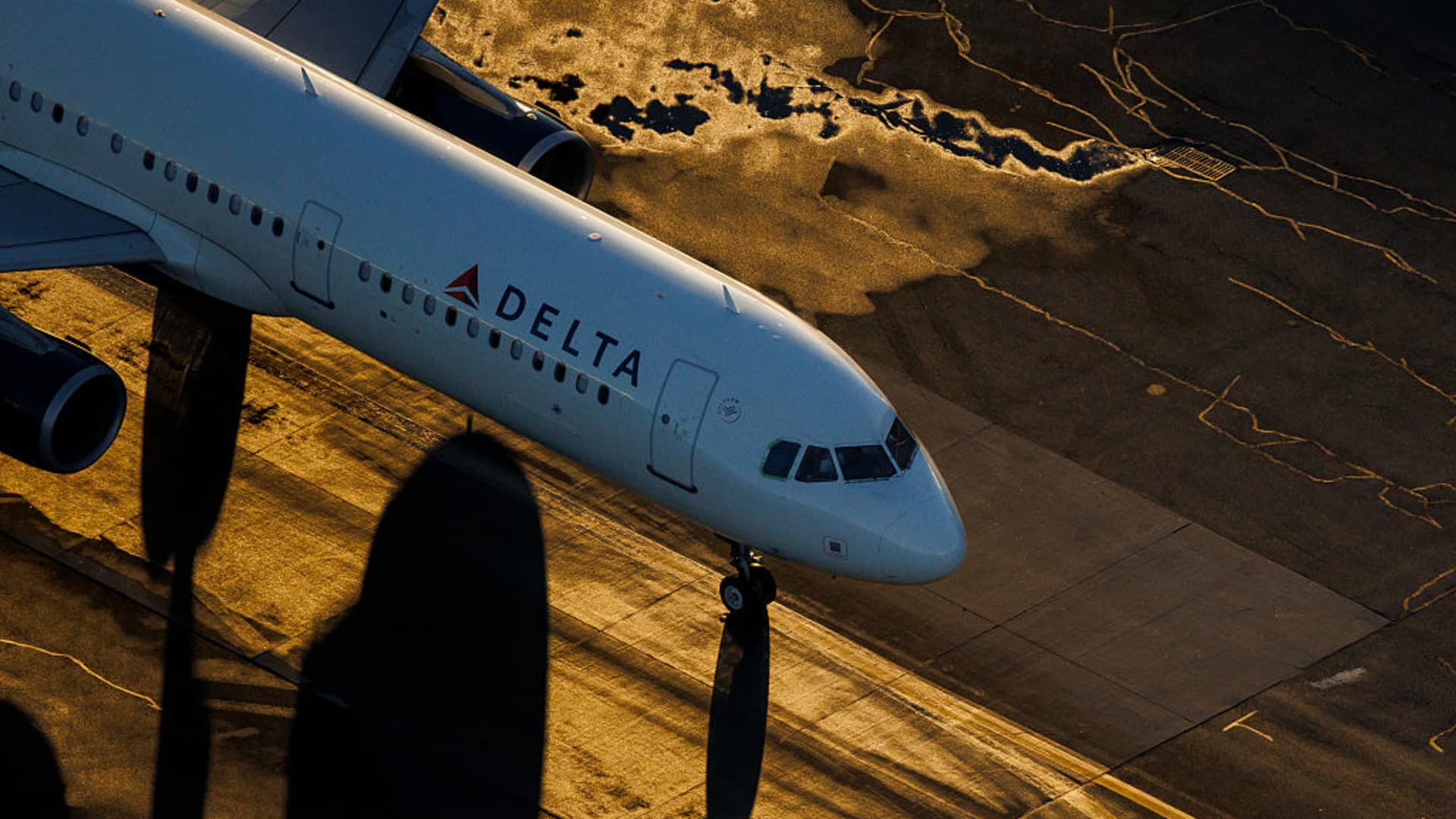 Delta strips perks from new cheaper premium fares