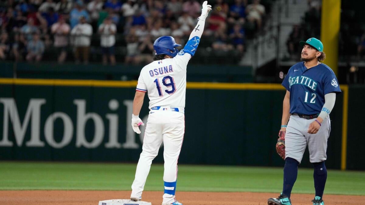 Mariners vs. Rangers picks lean under for Monday matinee