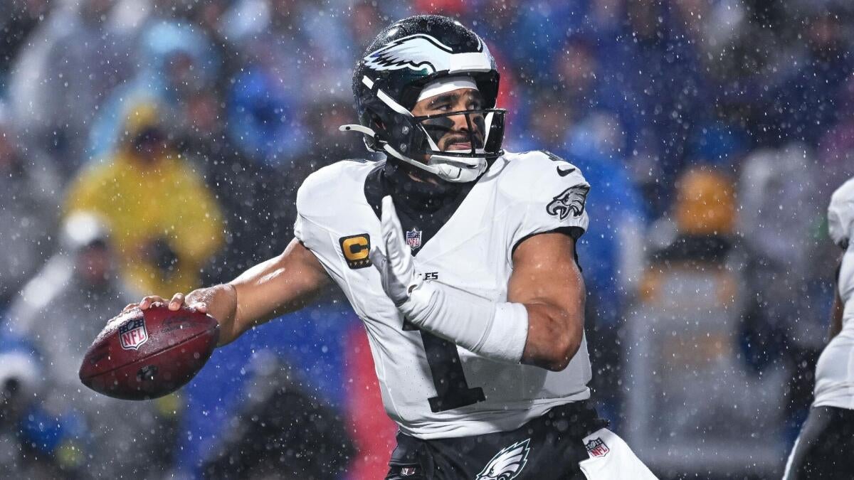 NFL training camp storylines put Aaron Donald and QB battles on watch