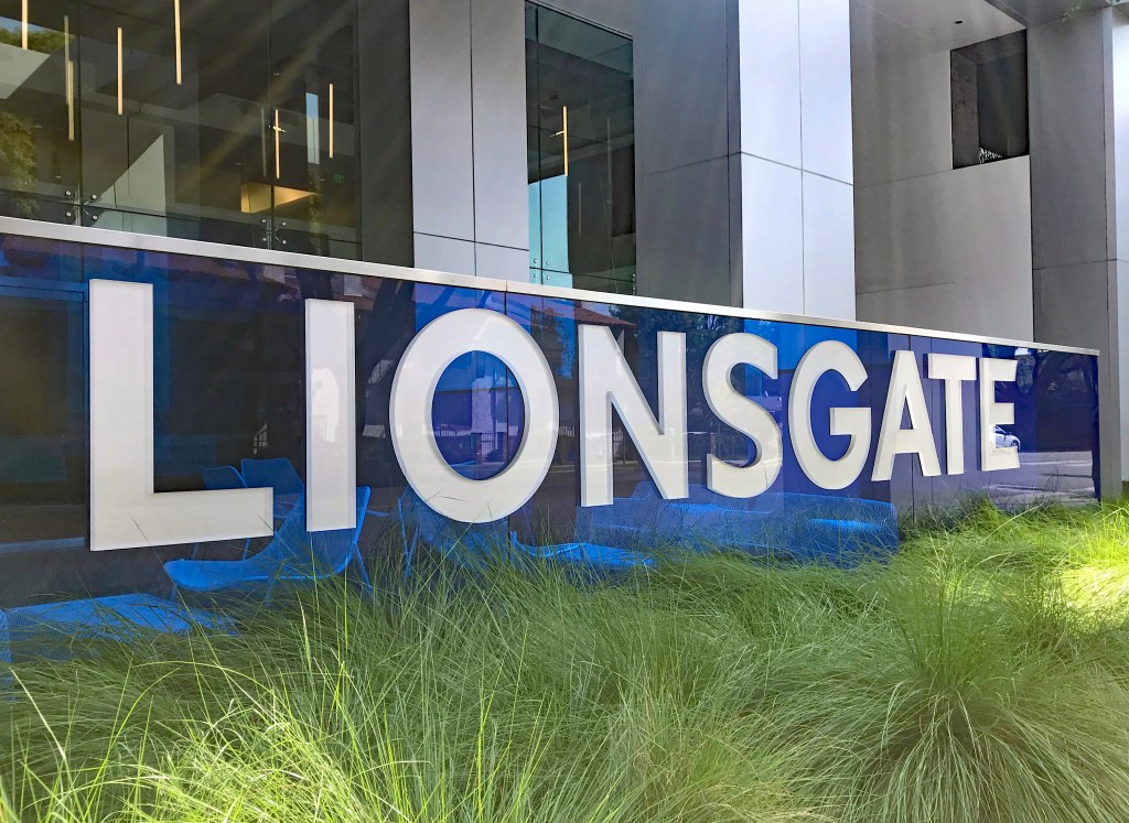 Jon Feltheimer pay package rises to $19.4 million at Lionsgate