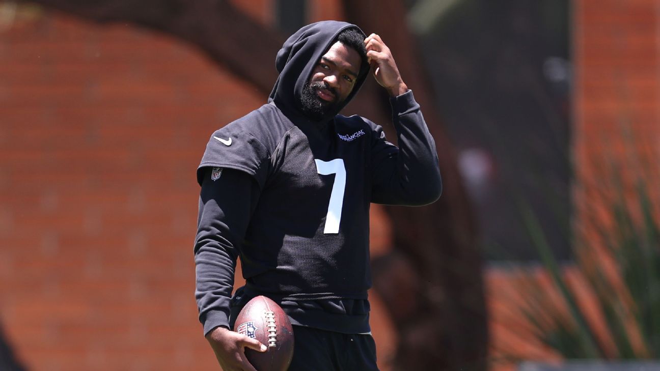 Jacoby Brissett contract talks continue as Cardinals QB practices