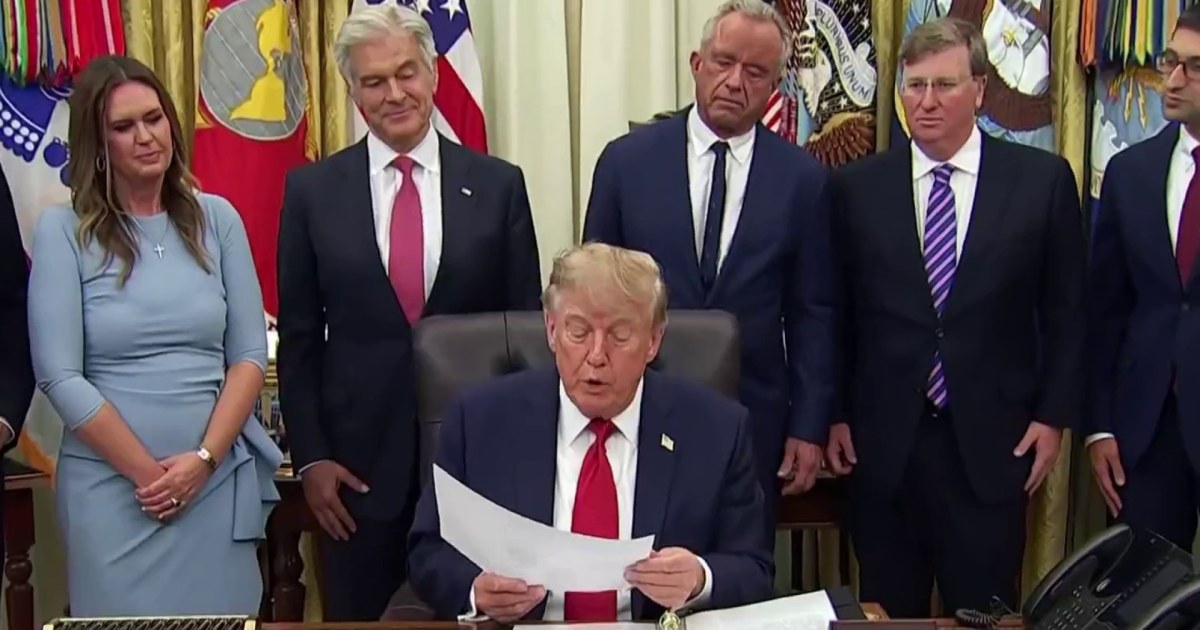 Trump announces CNN White House ban, but access remains unclear