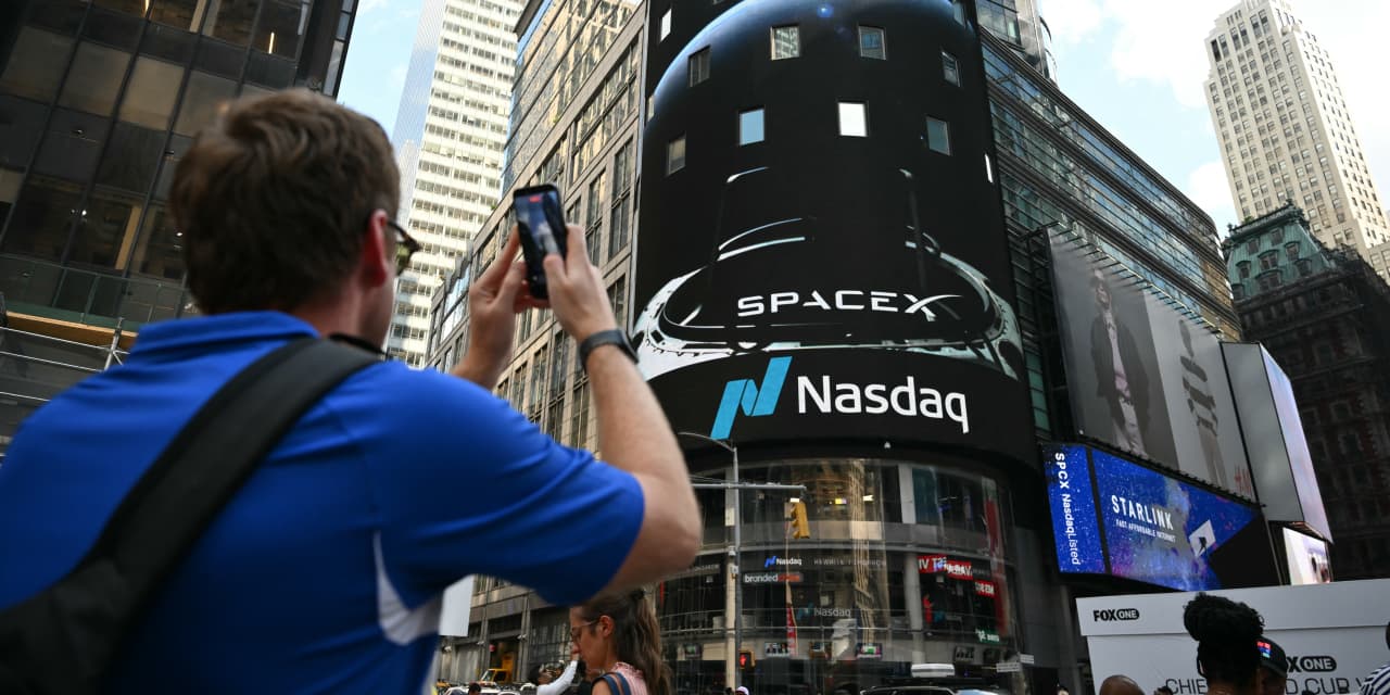 EchoStar gets strong-buy call after SpaceX-linked slide