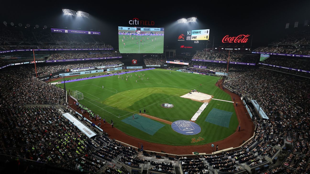 Gotham packs Citi Field as Queens move gets a 42,175-fan preview