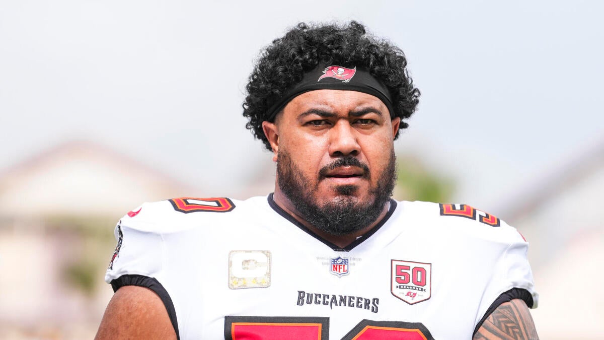 Vita Vea trade request hits Buccaneers before training camp
