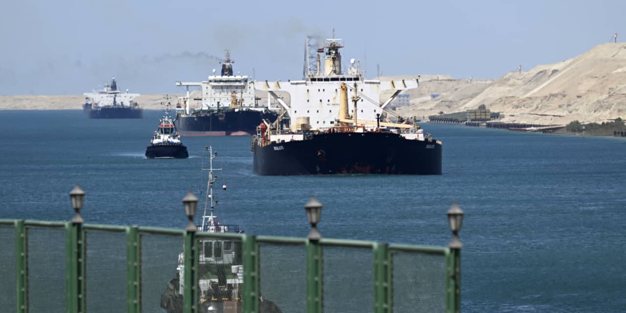 Saudi oil exports turn to pricier Egypt workaround