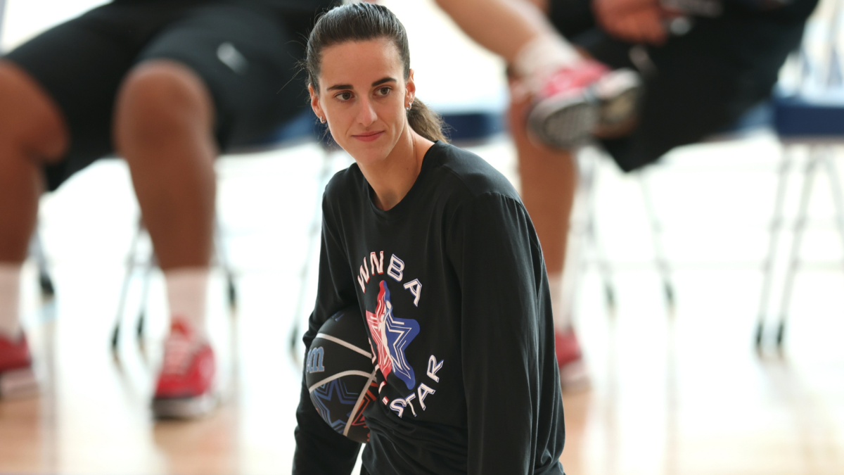 Caitlin Clark Obama chat cuts through WNBA noise at All-Star practice