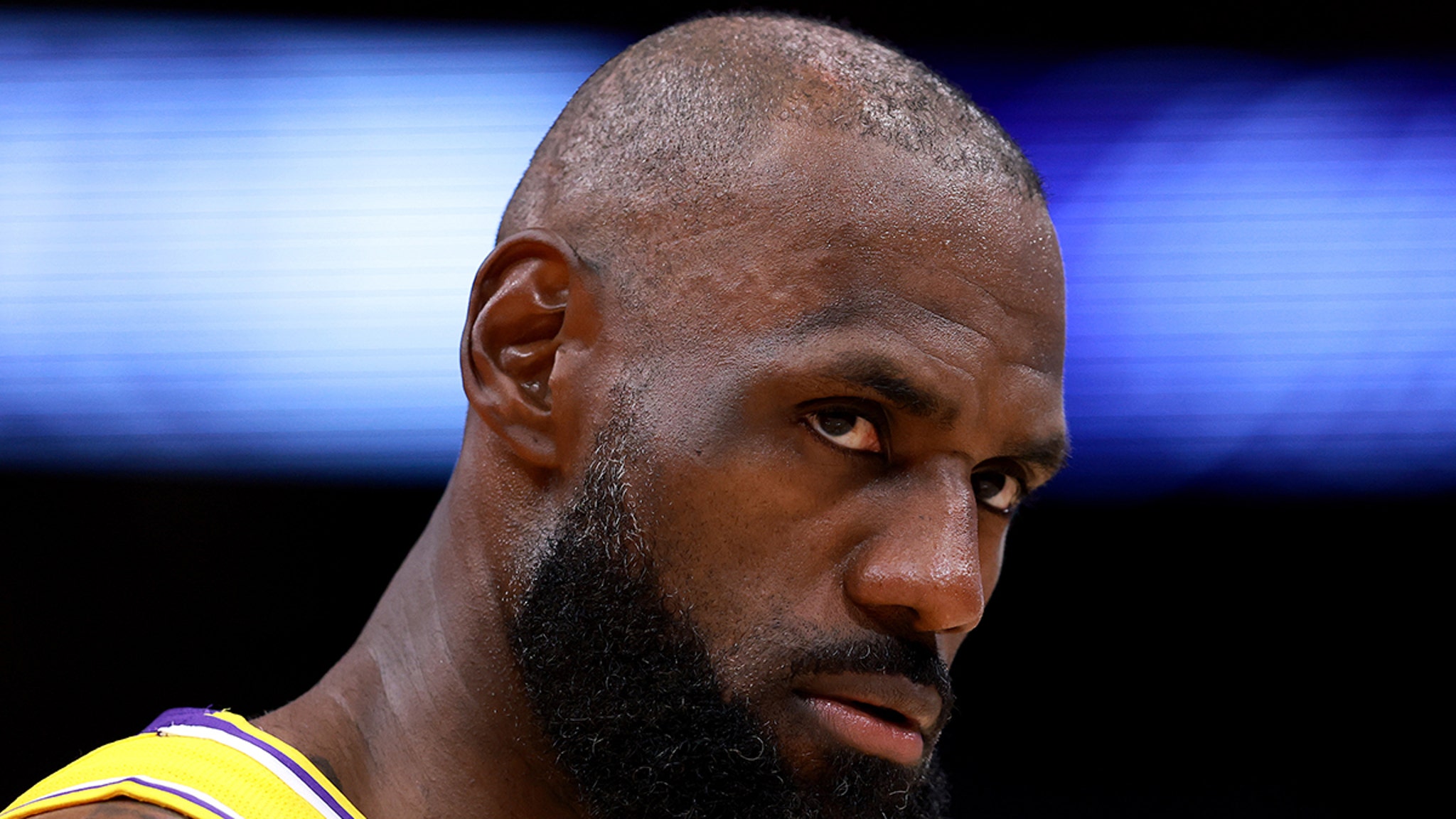 LeBron James keeps next-team talk off the mic at Fanatics Fest