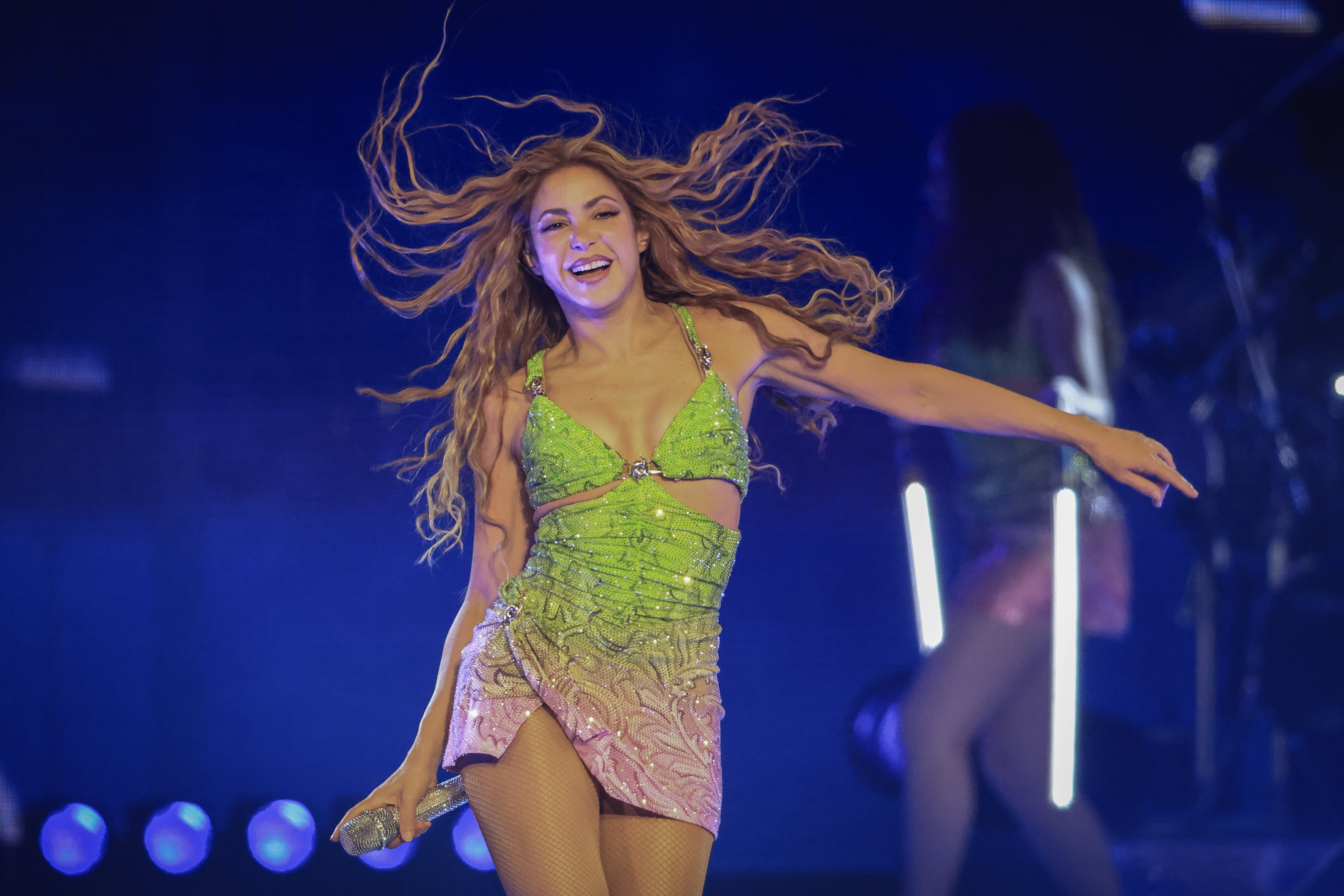 World Cup final halftime show squeezes stars into a six-minute sprint