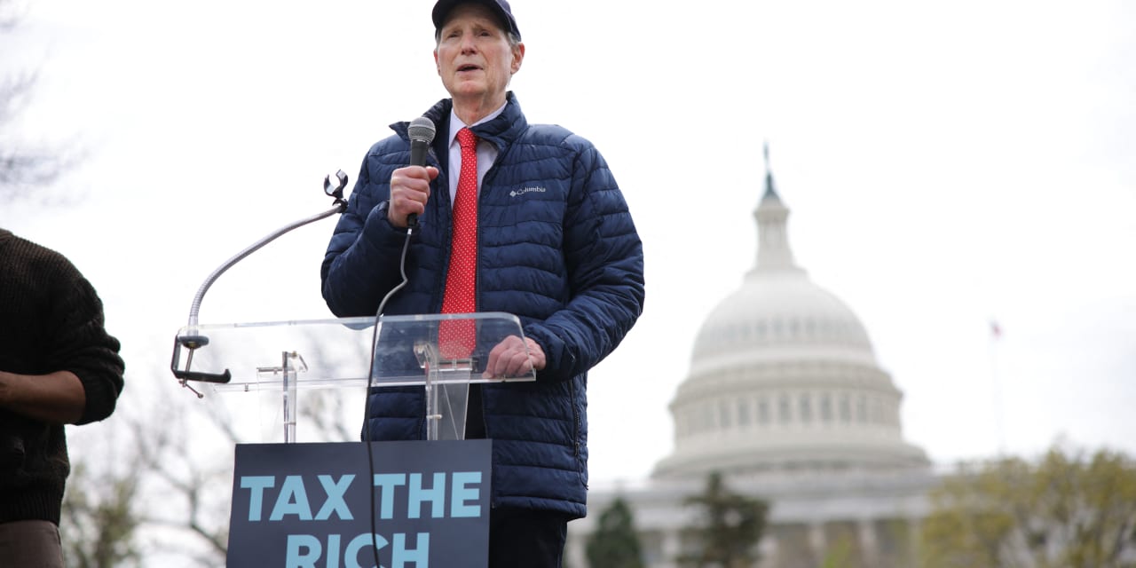 Democrats target mega 401(k)s with new cap on rich savers