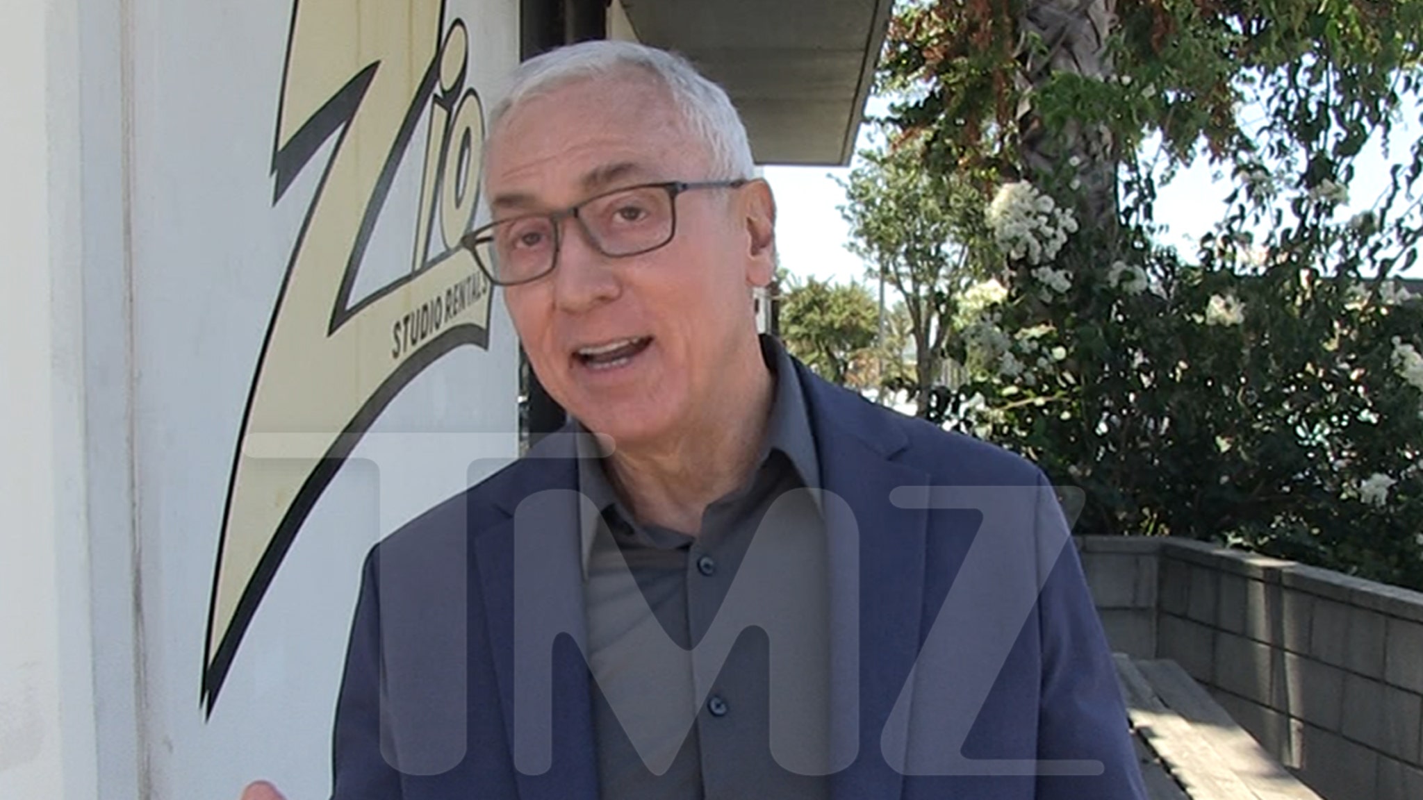 Dr. Drew urges calm as cyclosporiasis concerns hit fast food