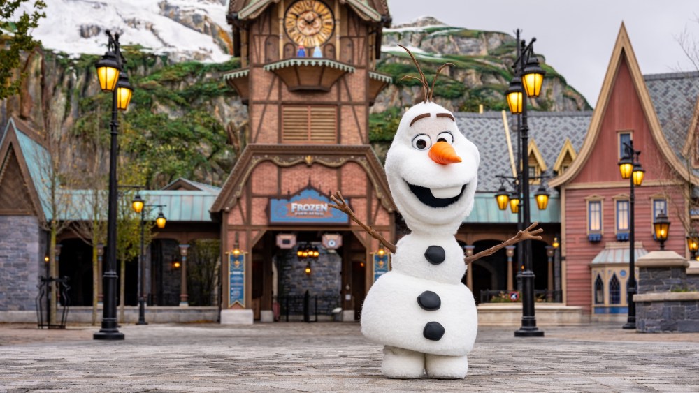 Disney Worldbuilders doc sets Disney+ date with Cameron, Feige and Favreau