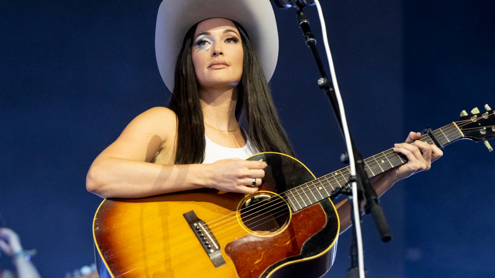 Kacey Musgraves canceled shows cut three dates from Middle of Nowhere Tour