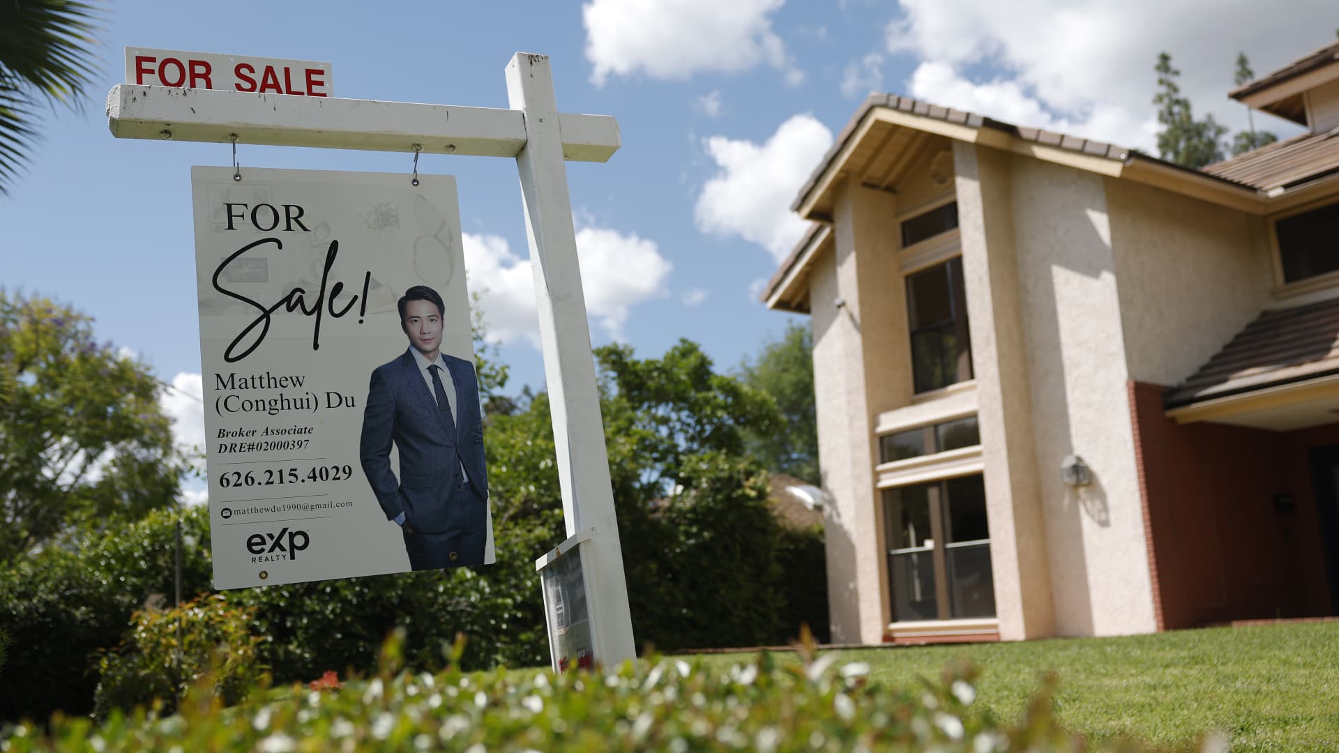 Homebuyers pull back as June home prices set a record